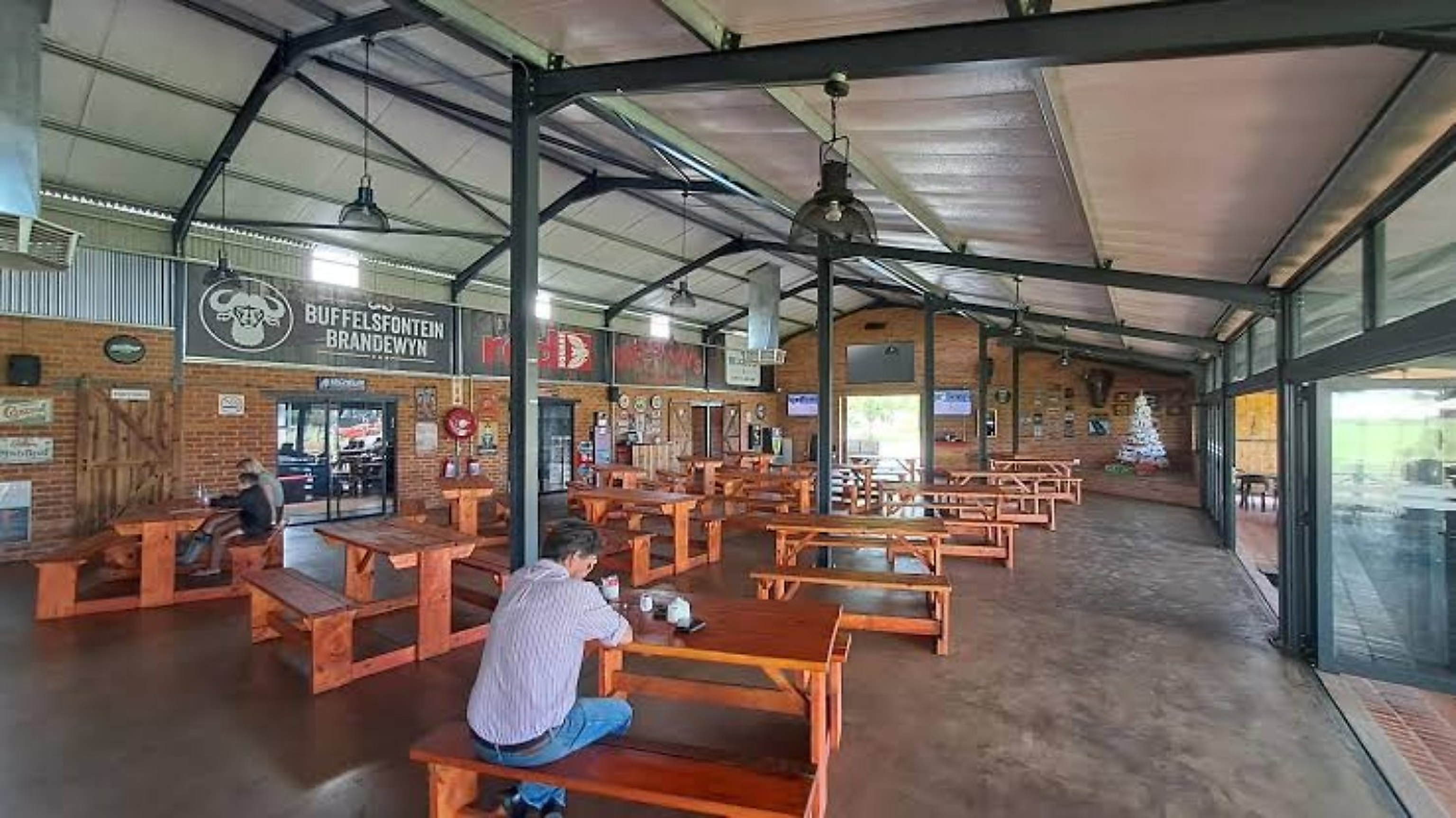 Kakiebos Pub and Grill seating area